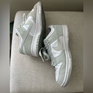 Nike low dunks